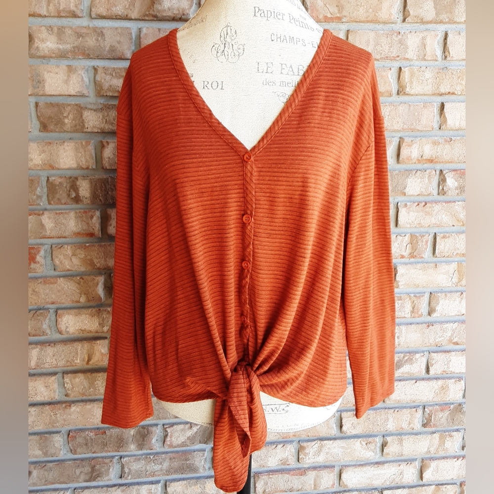 Everleigh Long Sleeve Button Front Boho Tie Top Size XL.